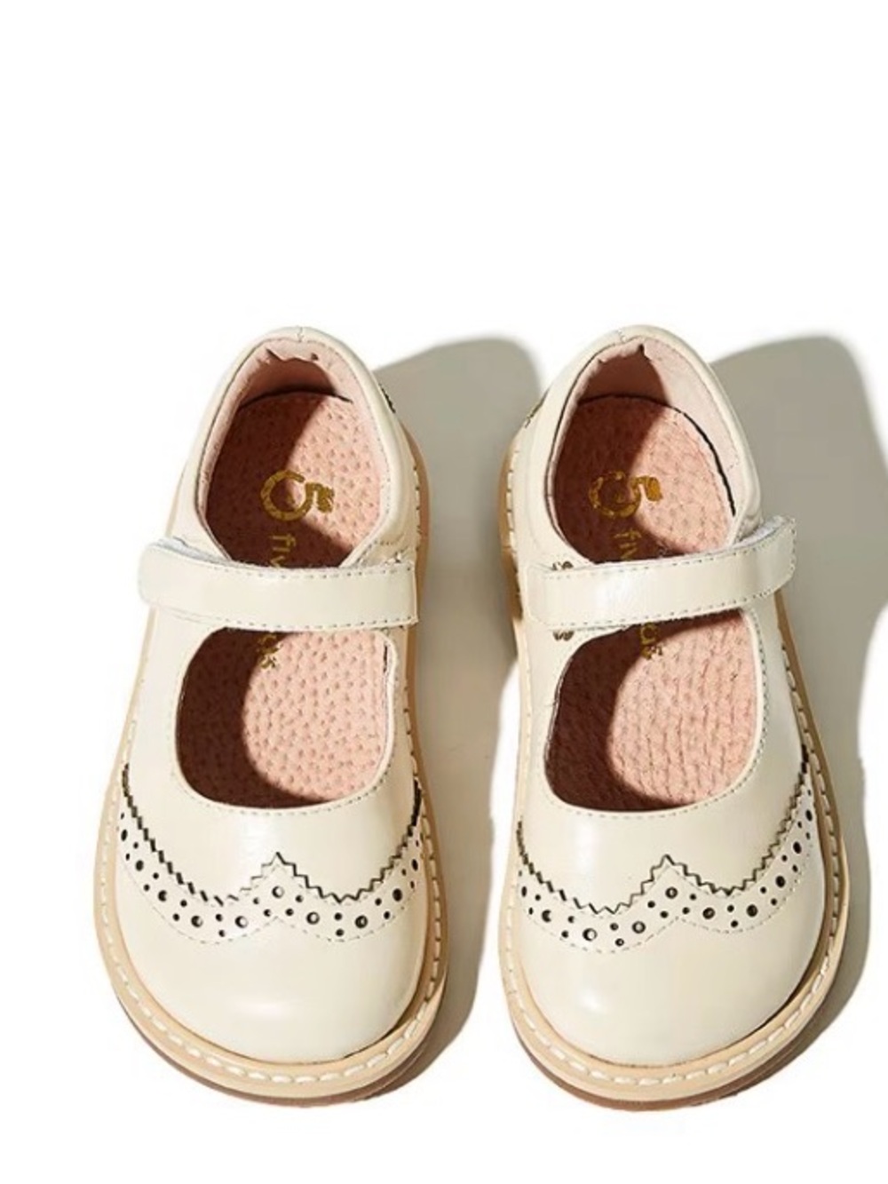 Girls Cream Mary Jane Dress Shoes with Scallop Detail NWOT